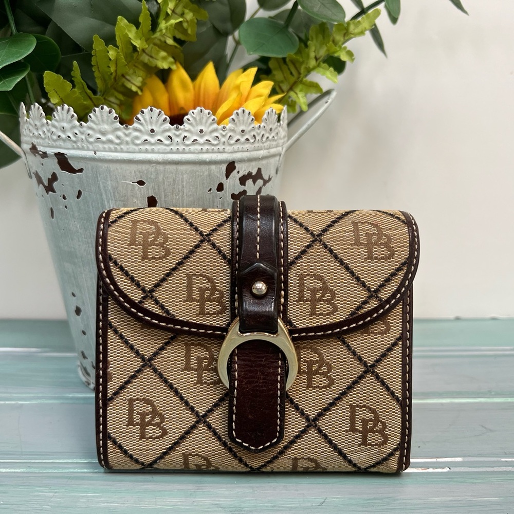 Vintage Dooney and Bourke Ladies Tri Fold Wallet